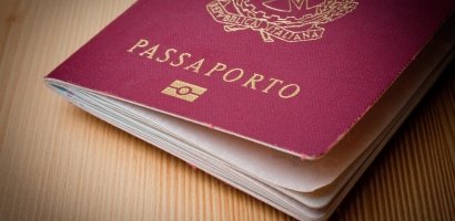 Support for issuing an Italian passport